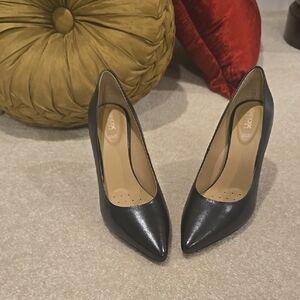 Geox Black Pointed Toe Leather Pumps